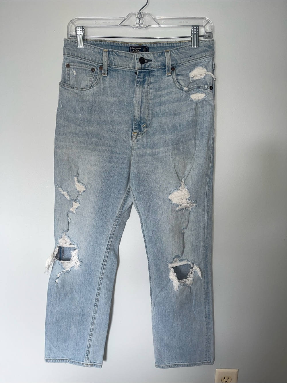 Abercrombie & Fitch Light Wash Distressed Wide-Leg Jeans 👖 Ankle